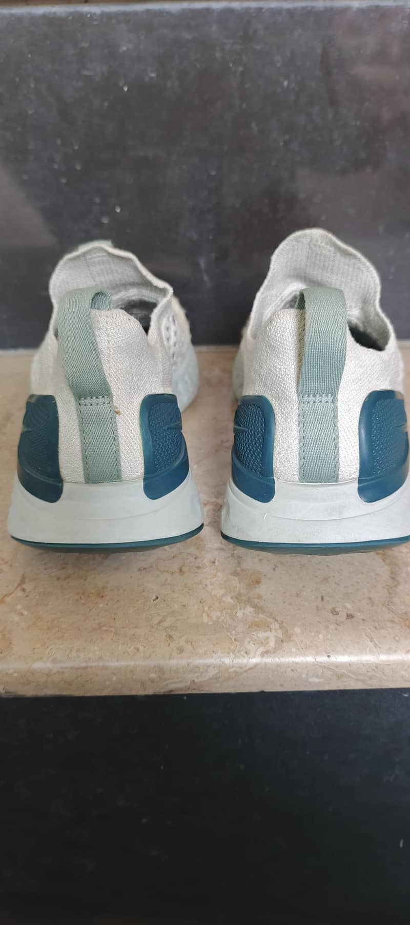 NIKE REACT RUNNING SHOES 6