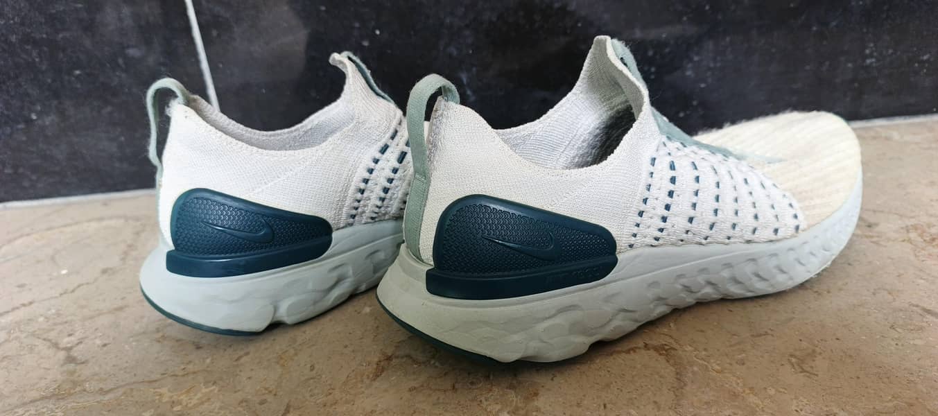 NIKE REACT RUNNING SHOES 7