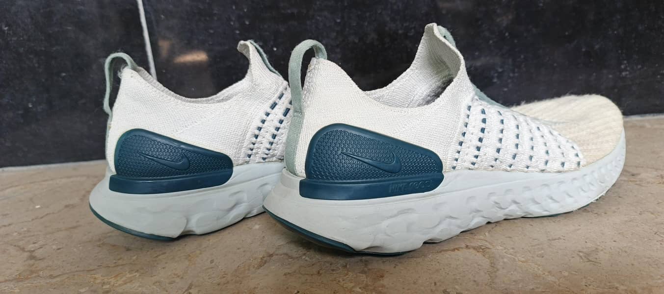 NIKE REACT RUNNING SHOES 8