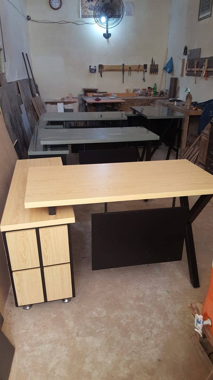 Wall to Wall Workstations , Wall facing workstations 7
