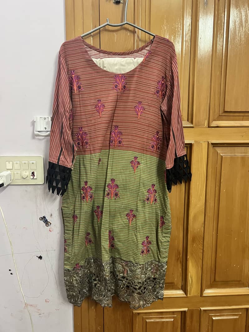 Lawn suits 1500 each 0