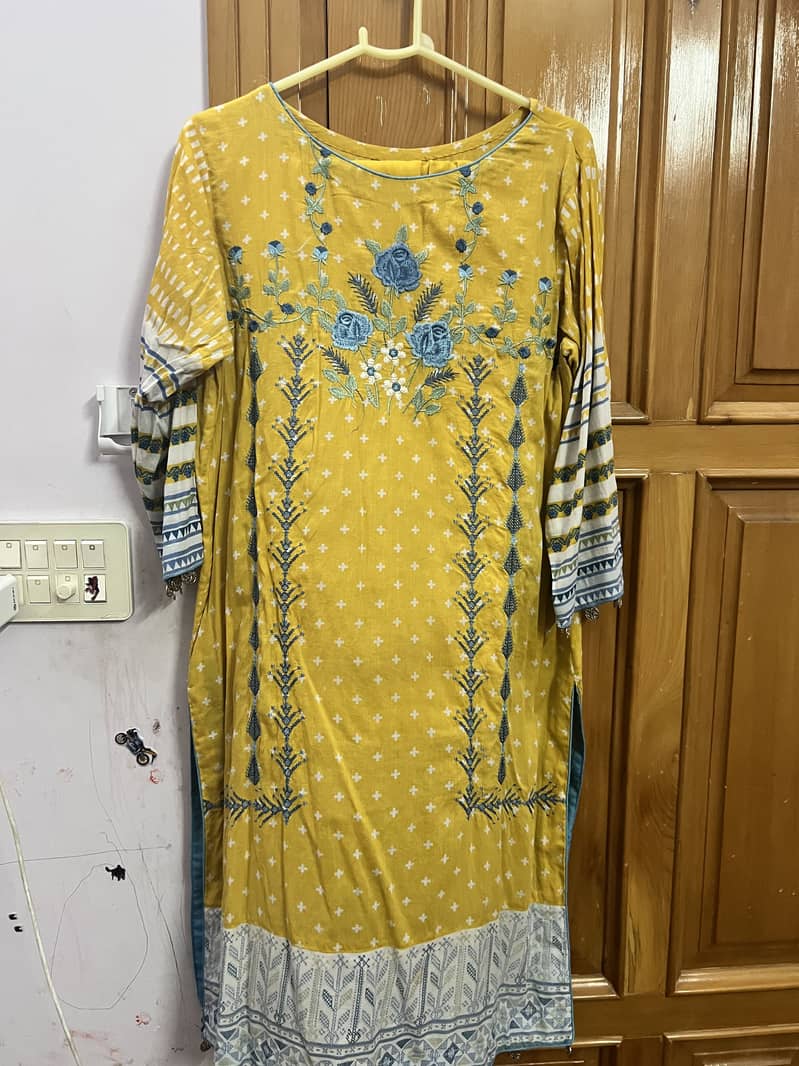 Lawn suits 1500 each 1