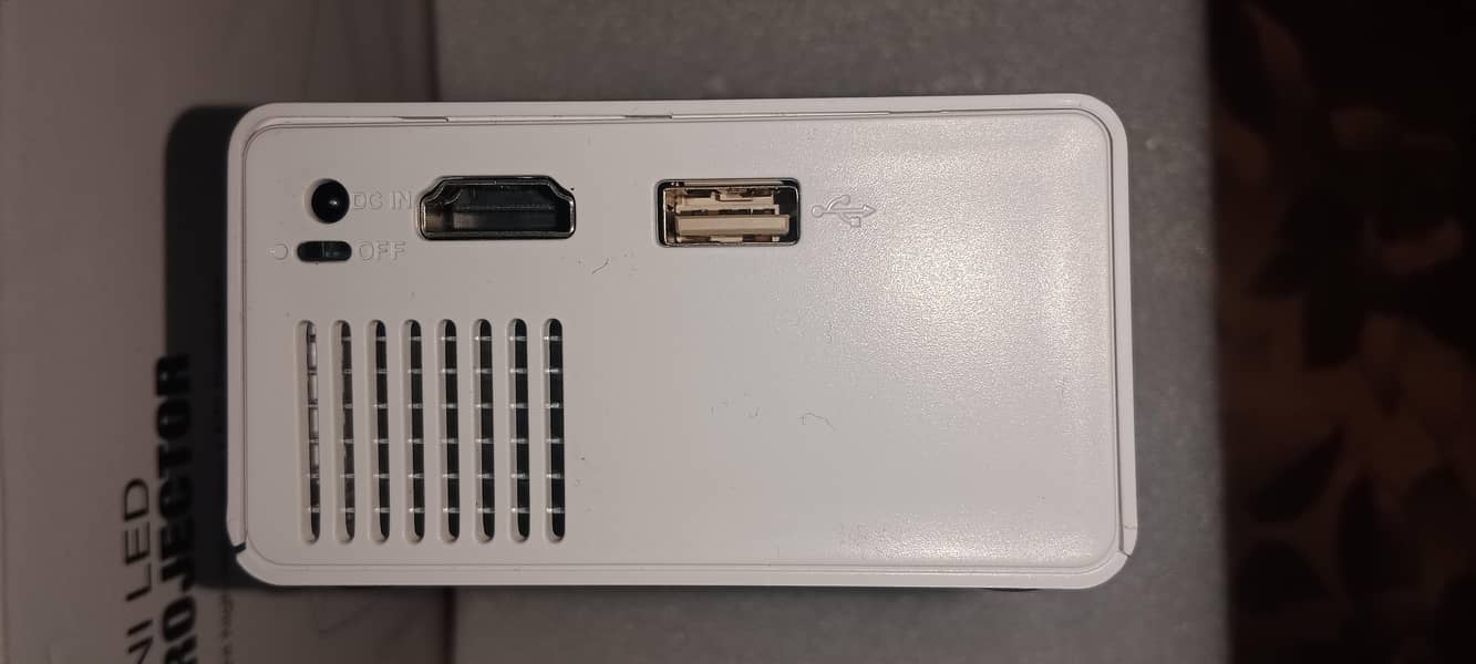 Mini Multimedia Projector 5