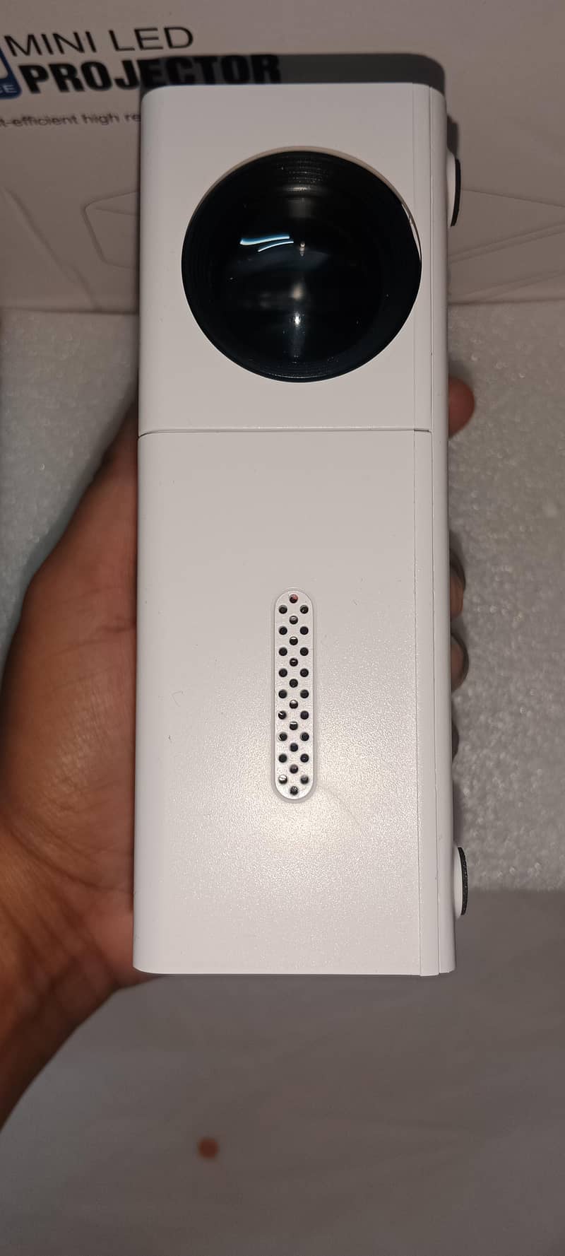 Mini Multimedia Projector 6