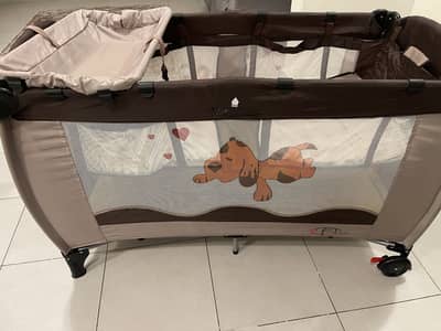 Baby cot with stages
