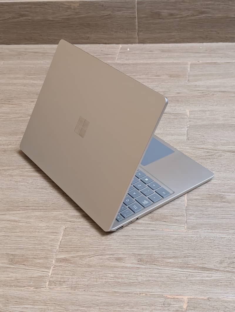 surface Laptop go 3
