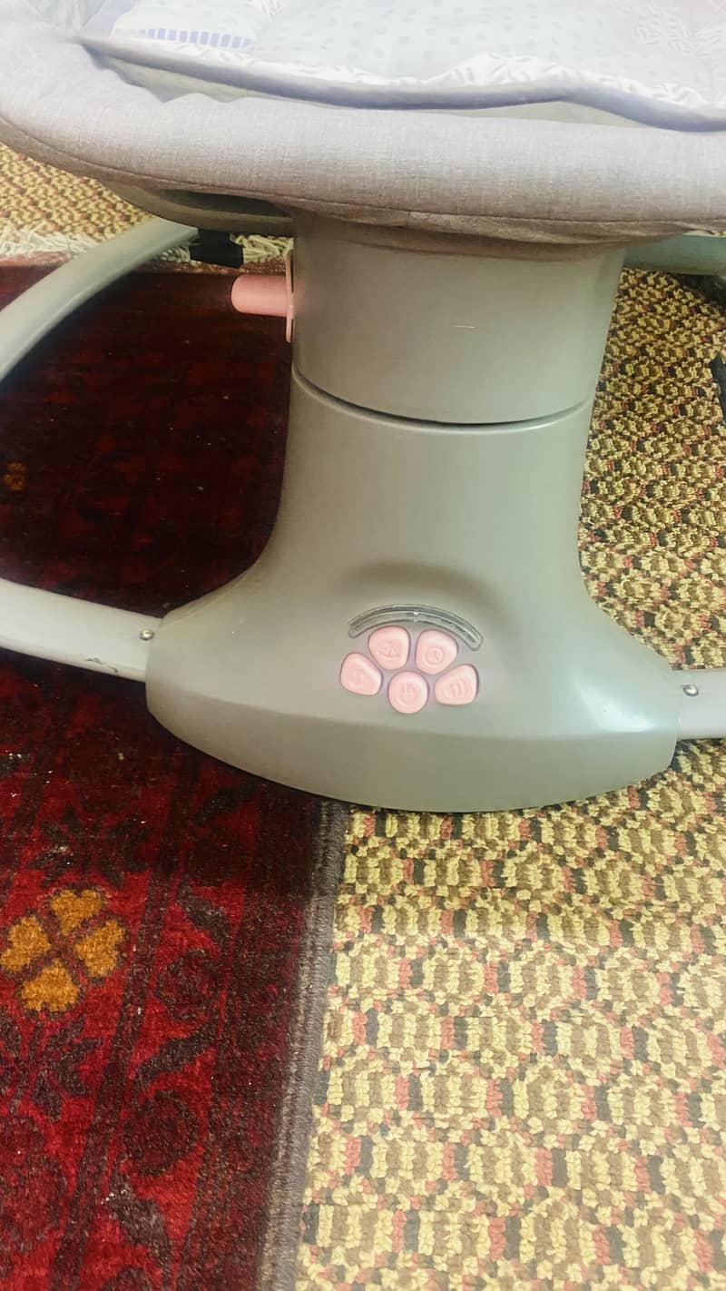 Mastela 3-in-1 Multi-Functional Bassinet – Grey 1