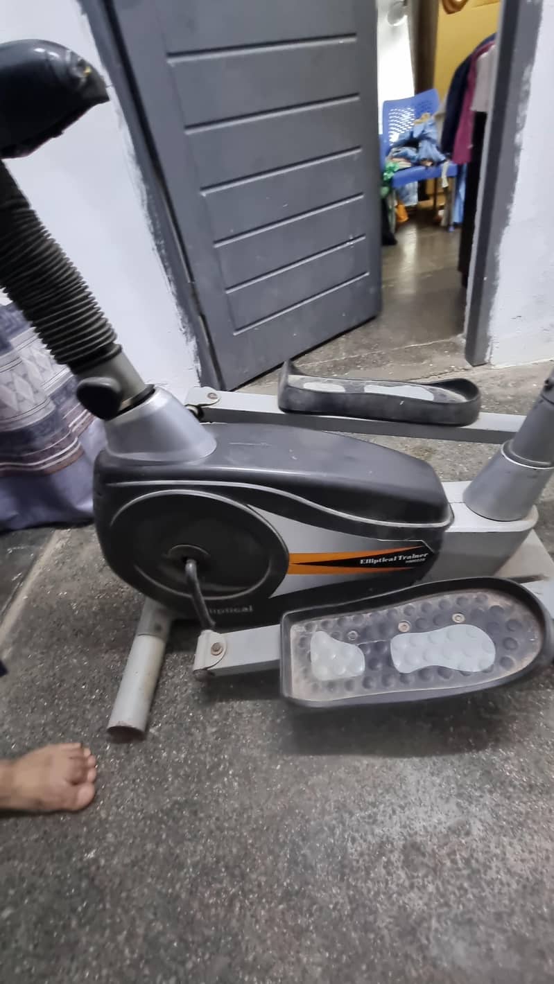 Eliptical Trainer Exercise Cycle 0
