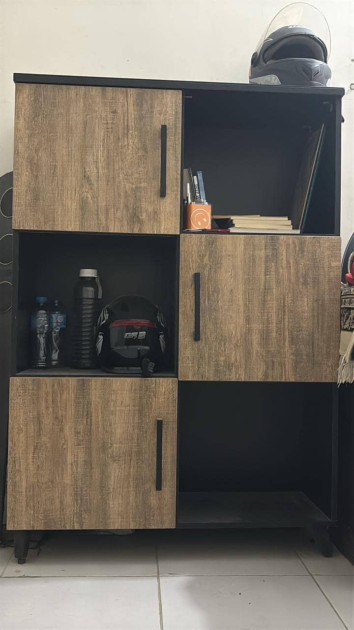 Office Cabnet in very good new condition 0