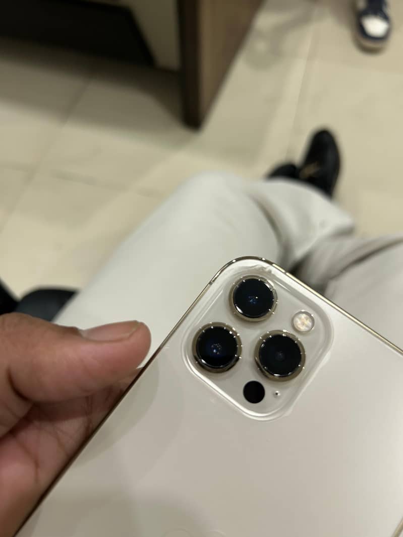 Iphone 12 pro max 3