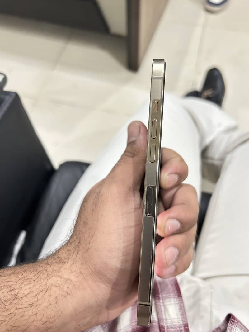 Iphone 12 pro max 9