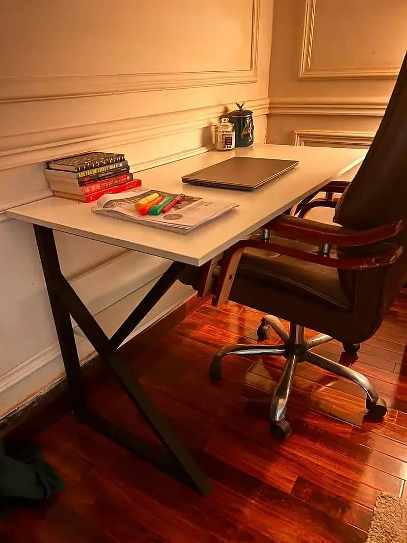 Computer Table. Study Table. Workstation for Home and Office. 0