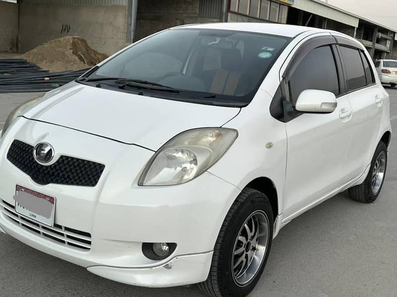 vitz 2005 reg 2011 outside touchoup inner total jenuin all ok clear 1