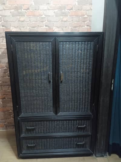 Crockery Cabinet /  Dishes Divider