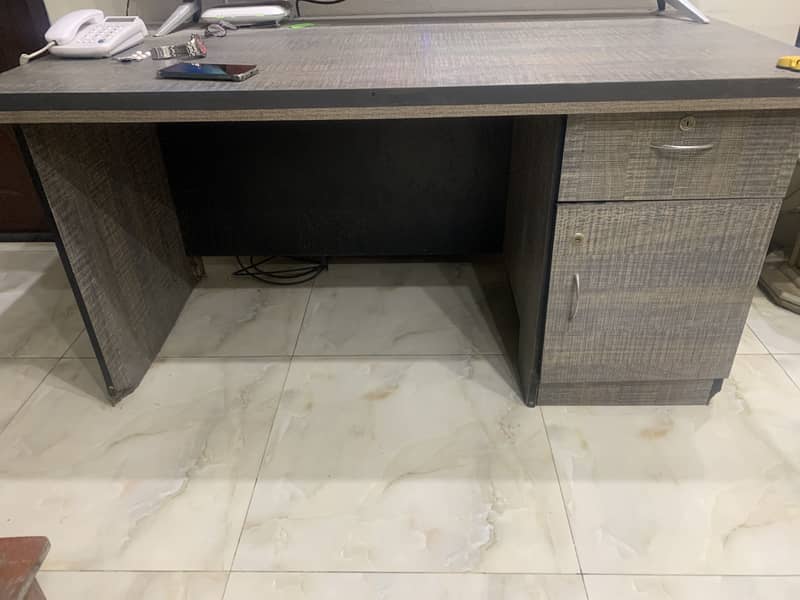 Office table available 0