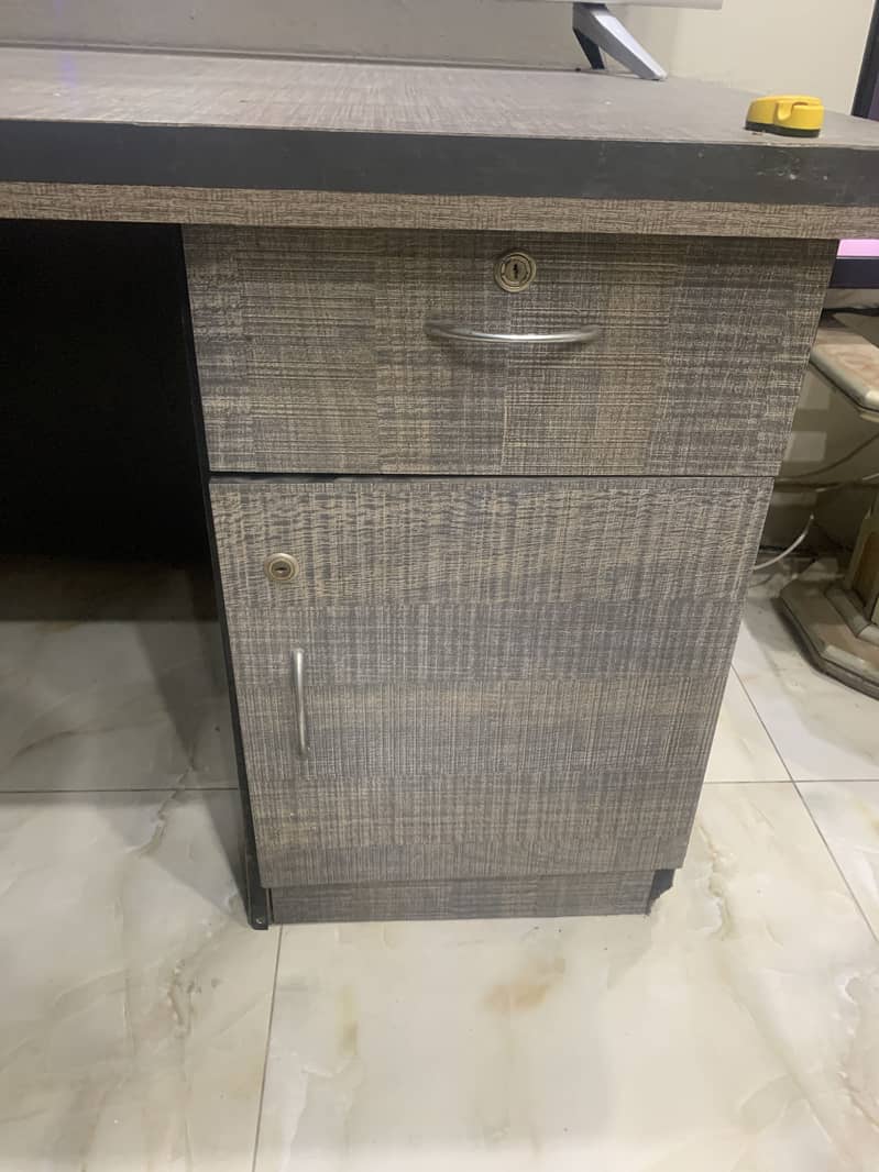 Office table available 1