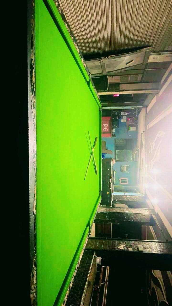 Snooker Table 0