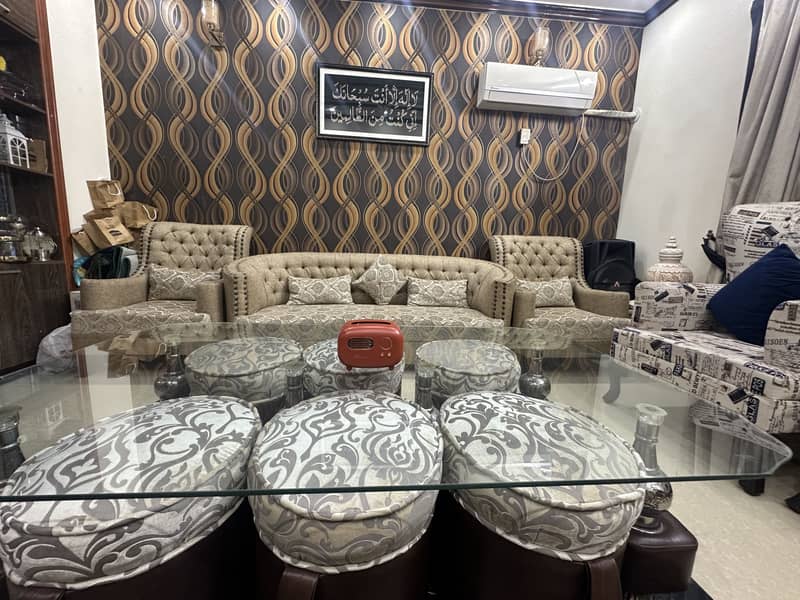 Dining + centre table 0