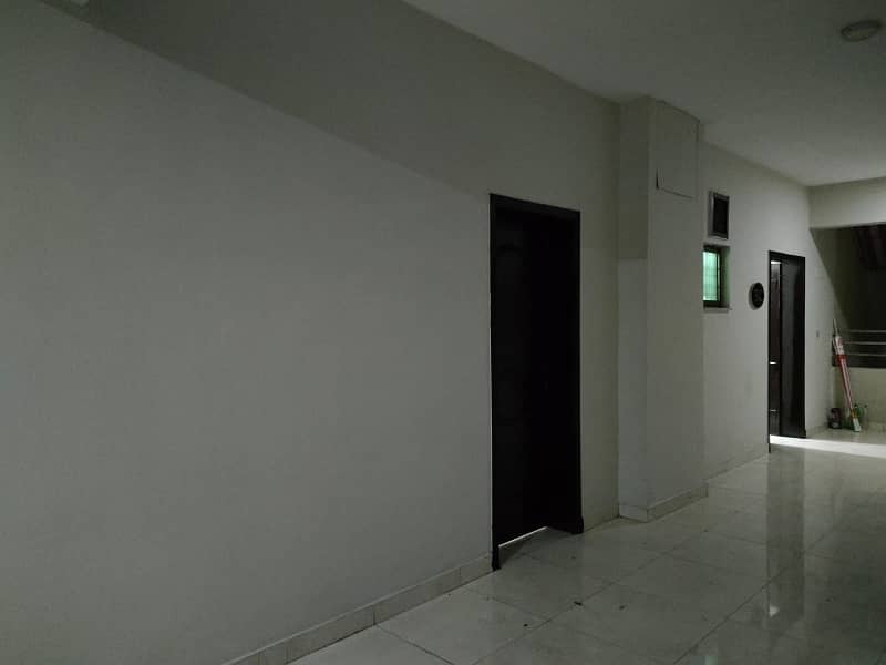 Spacious 12 Marla 4-Bed Flat With Open View For Sale On Ground Floor, Askari 11 Lahore 3