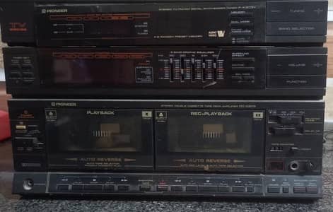 Amplifier Pioneer stereo cassette deck amplifier