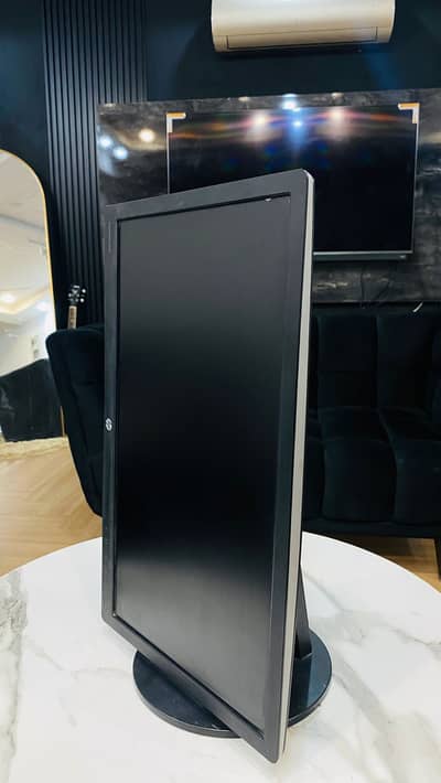 HP EliteDisplay E232