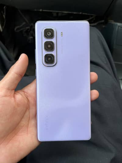 infinix hot 50 pro plus 8+8 256 with box and origional charge 33 watt