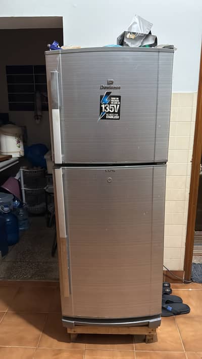 Dawlance fridge medium size