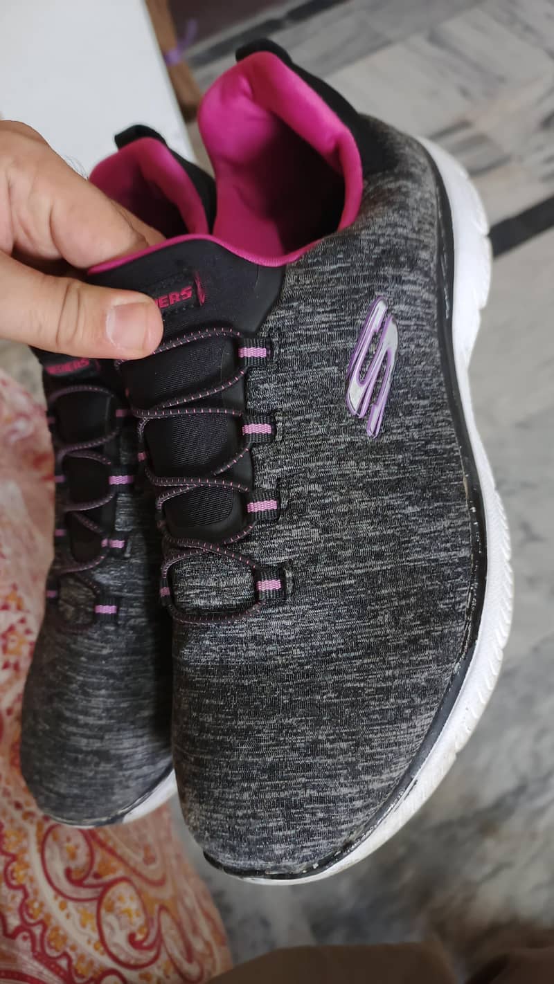 ORIGNAL SKECHERS along with 10 by 10 Condition 0