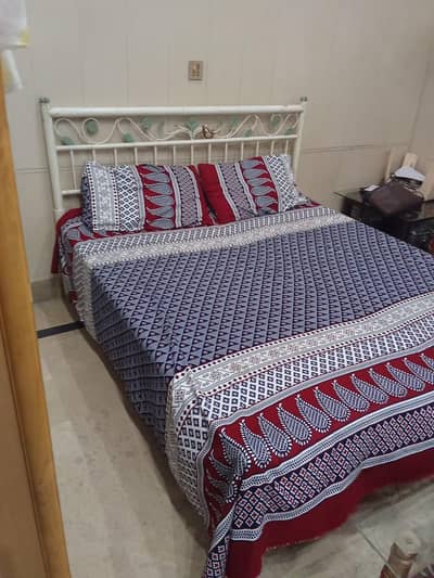 iron bed set