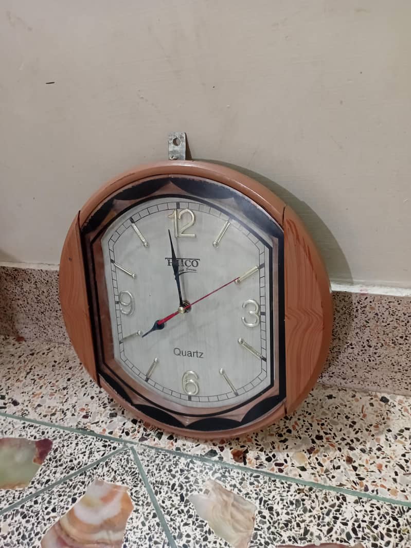Different Wall Clock And Table Clock 7