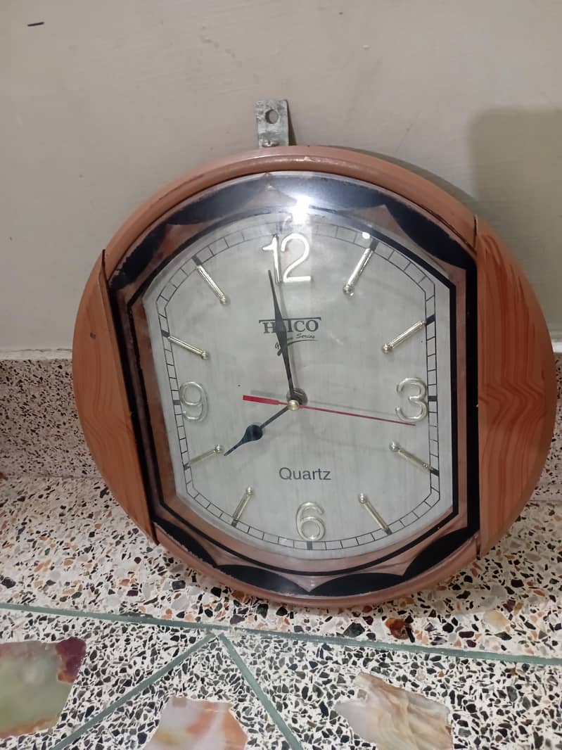 Different Wall Clock And Table Clock 8