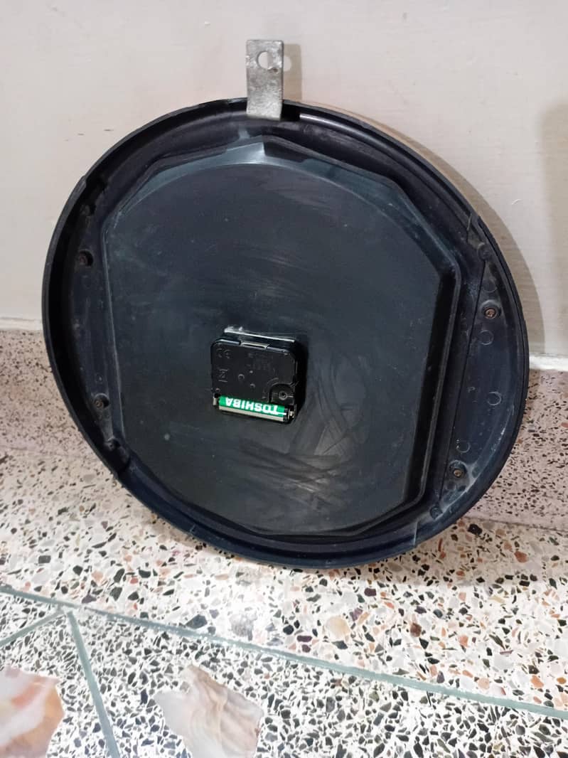 Different Wall Clock And Table Clock 9