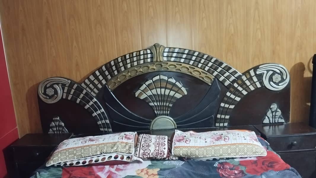 King Bed with Dressing table. 2