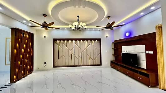 Vip 10 Marla Luxury Non Furnished Lower Portion Available For Rent In Bahria Town Lahore