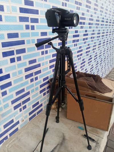 Tripod  camera