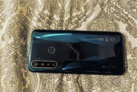 realme 5 pro 8/128 memory