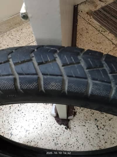Panther Trackker Bike Tyre Size 300,18. Just like new Final. 3,000,