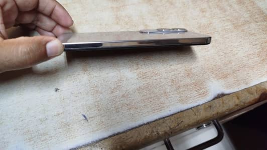 Vivio y200 2month warnty 8/128  Condition 10/9