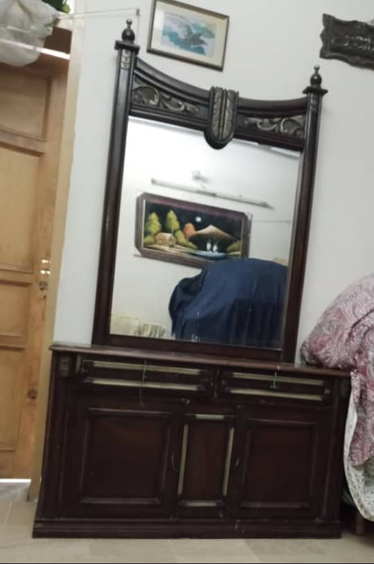 Dressing Table 0