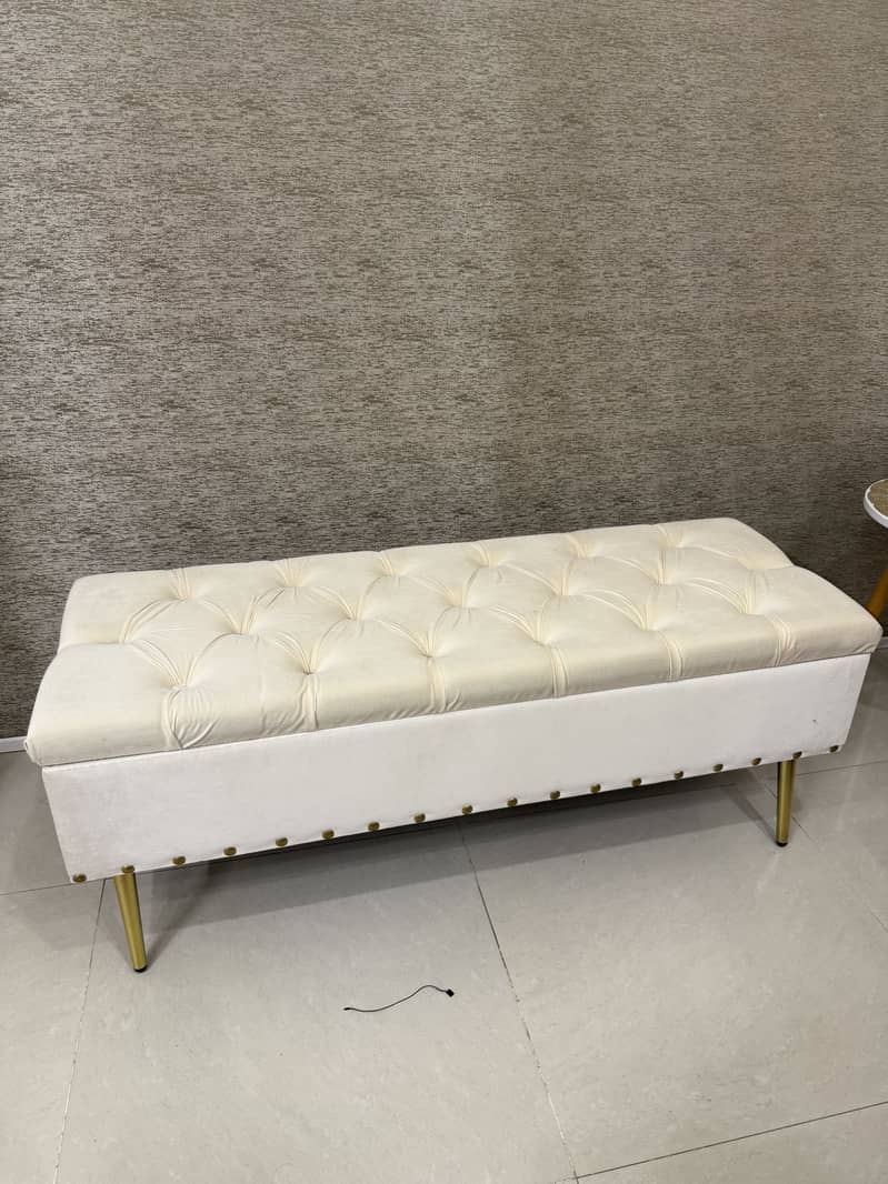 Settee sofa with storage 0