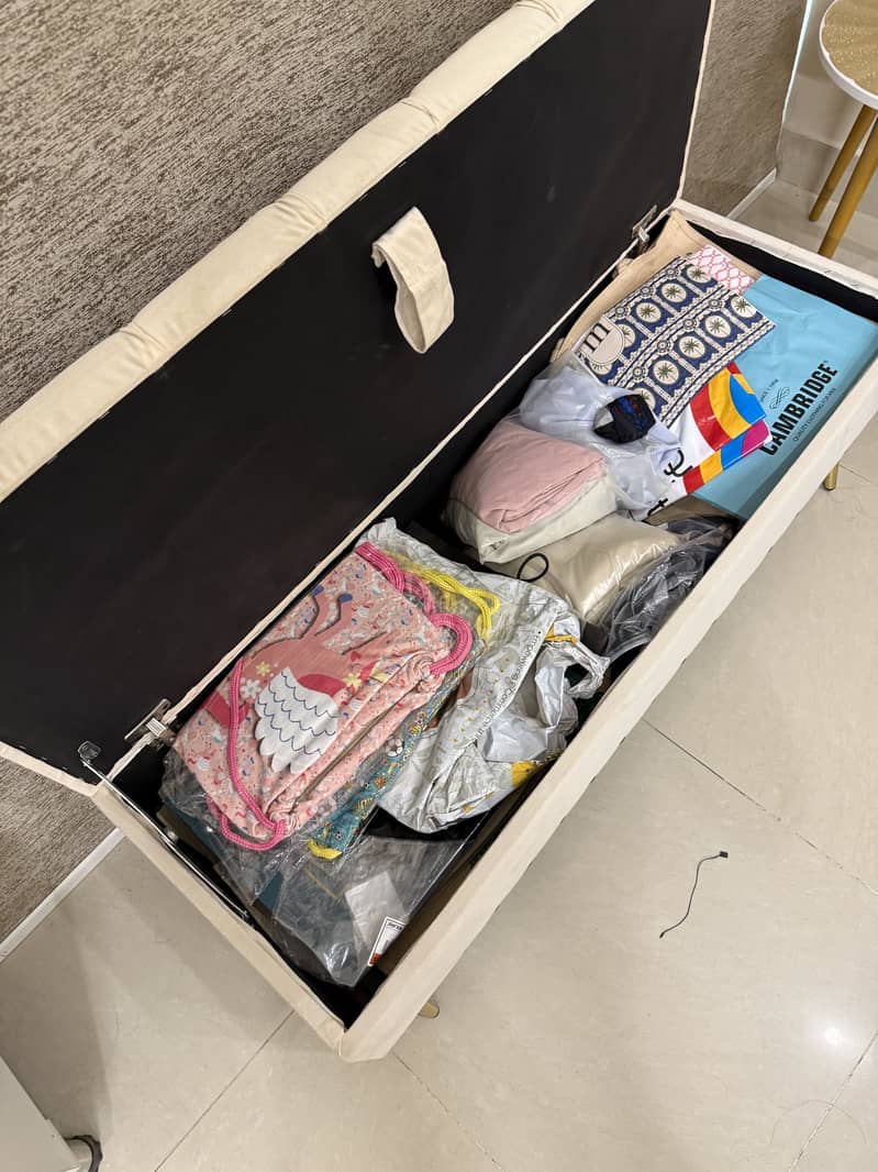 Settee sofa with storage 4