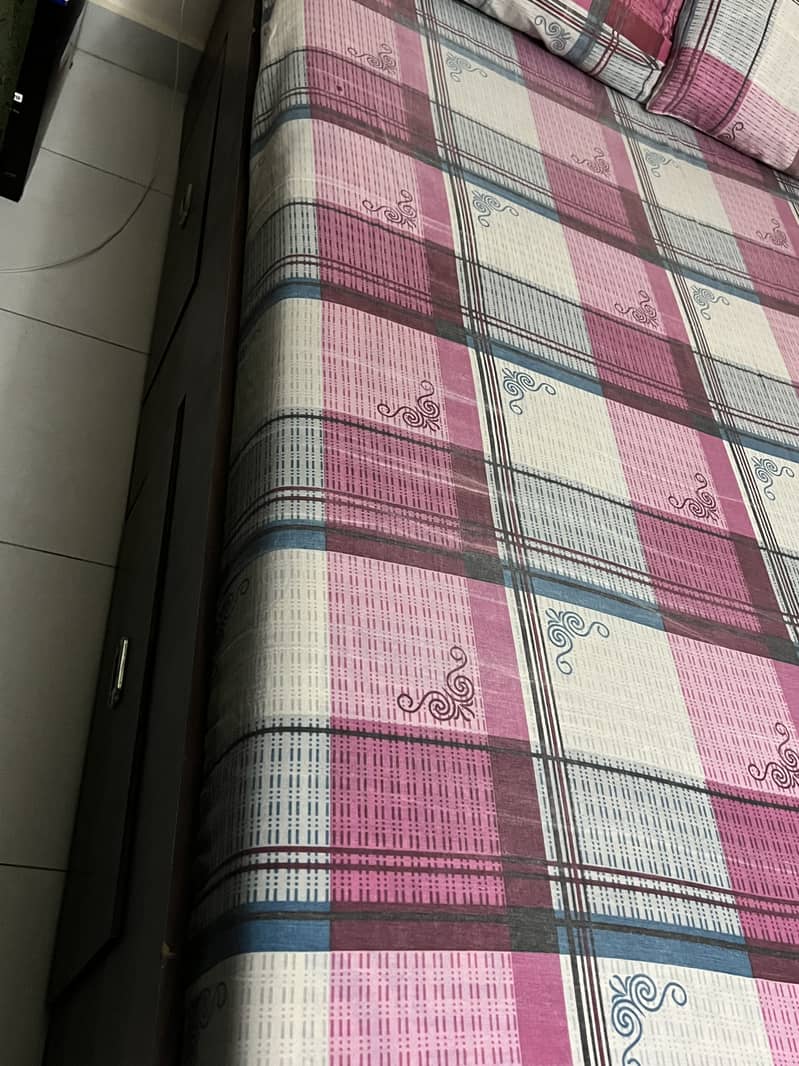 Bed with side table and dressing table 2