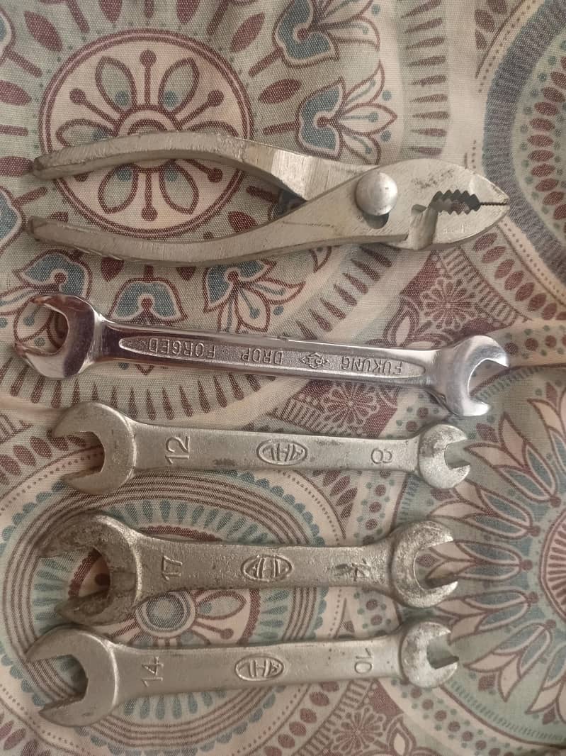 Antique Tools / Instruments 9