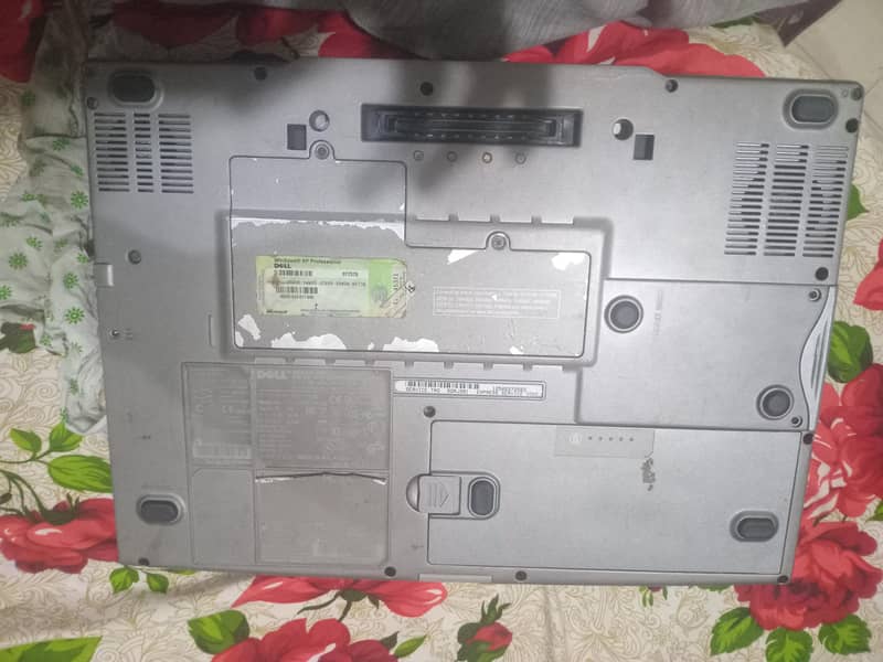 laptop ki charging direct h matlab charging k sath on ho ga 5