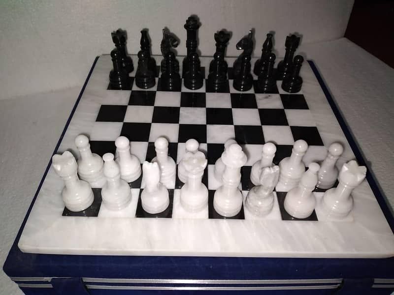 MARBLE CHESS DECOR SET 3