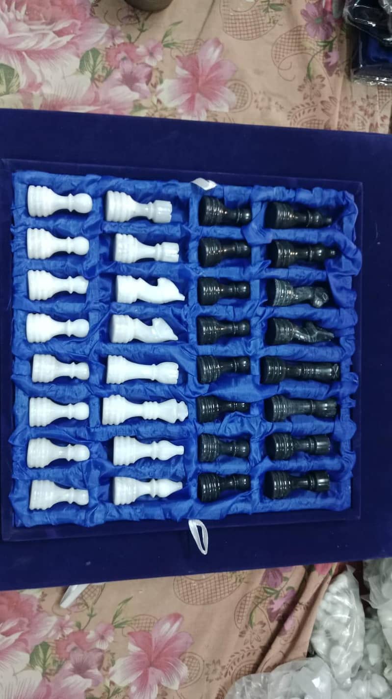 MARBLE CHESS DECOR SET 4