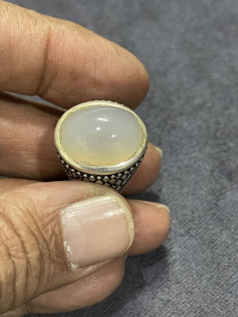 white aqeeq ring 2