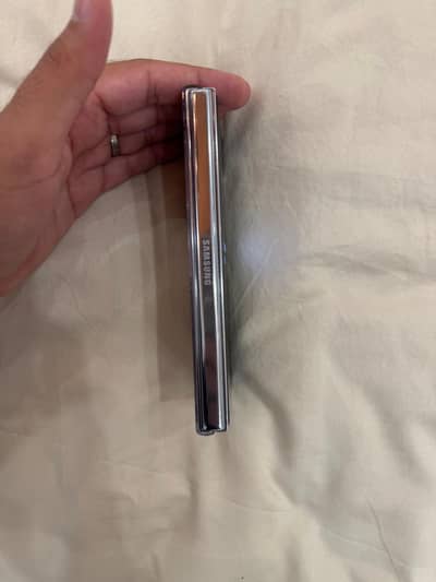 Selling My samung phone z fold 5