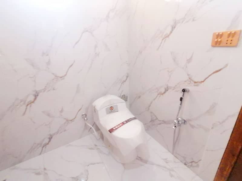 Get In Touch Now To Buy A Prime Location 10 Marla House In Lahore 16