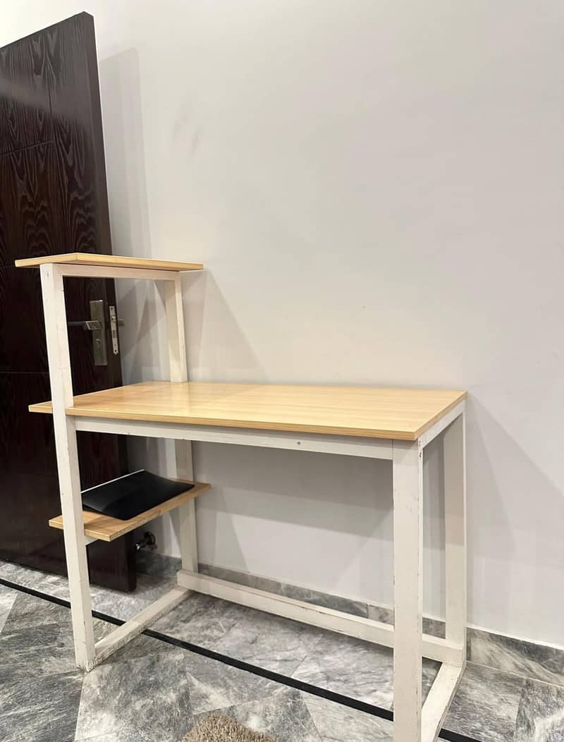 Study / Computer Table 0